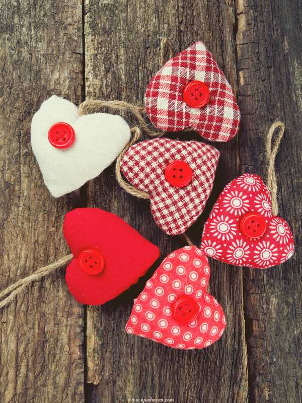 Fabric-heart-sachets-Valentine's-Day-Crafts-For-Adults