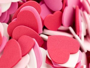 Heart-shaped-confetti-accents