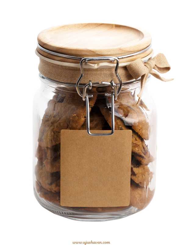 Homemade-Jar-of-Favorite-Snacks