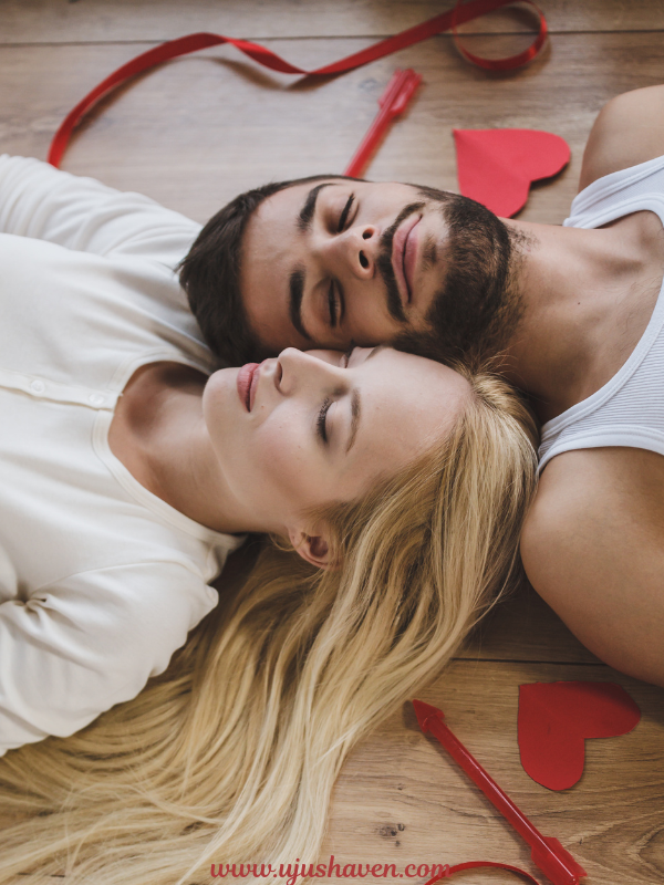 Indoor-Floor-Picnic-Valentine's Day-Date-Ideas