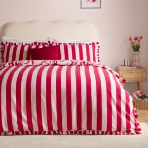 Red-or-pink-bed-linens