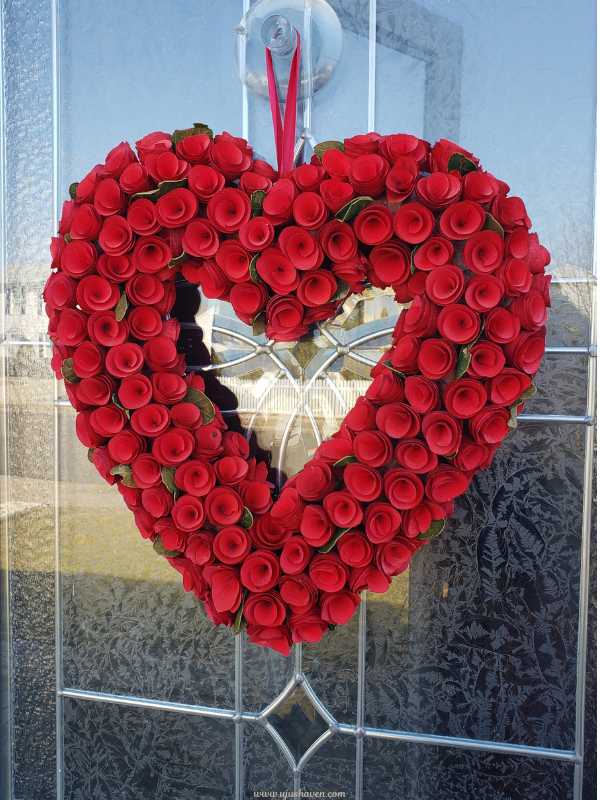 Valentine’s-themed-wreaths