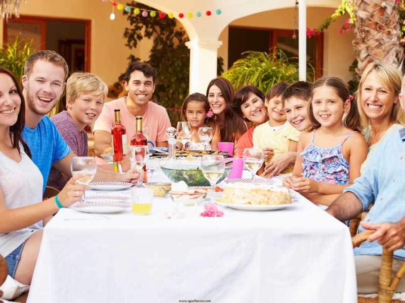 Family-Get-Together-Themes