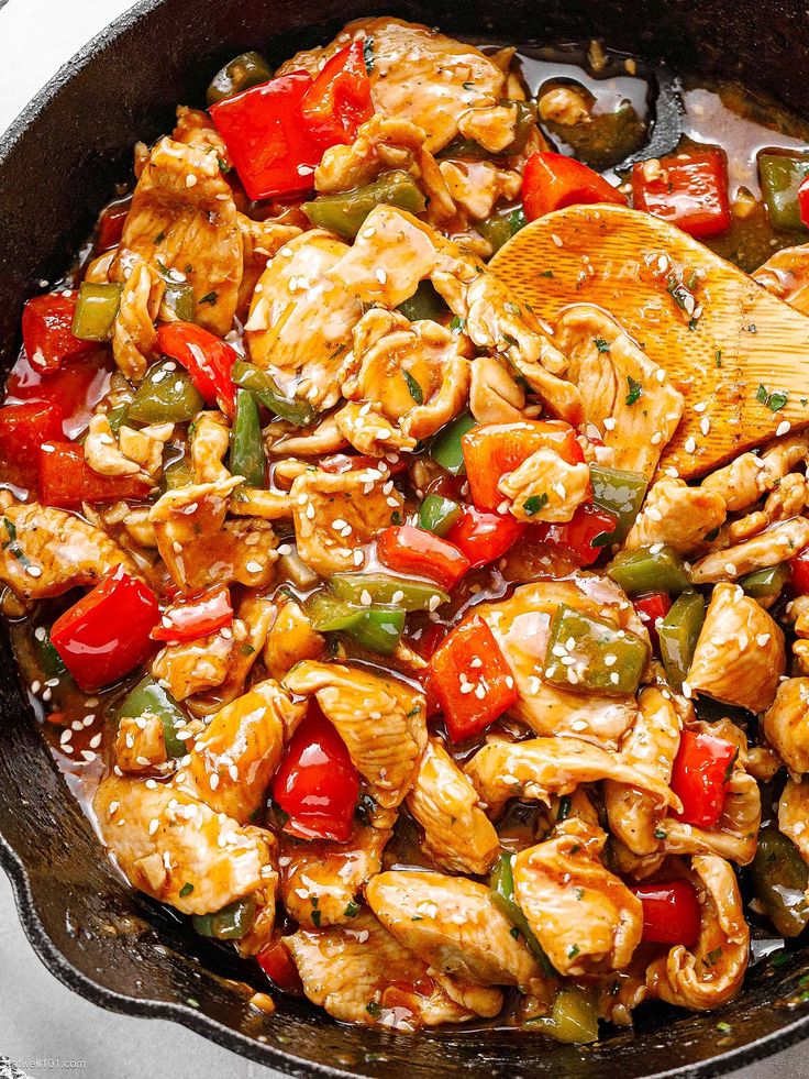 Low-Carb-Chicken-Stir-Fry-with-Mixed-Peppers
