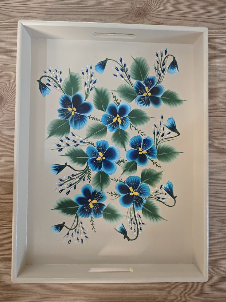 Painted-wooden-trays-with-floral-designs