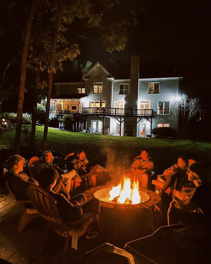 Storytelling-Evening-Family-Get-Together-Themes