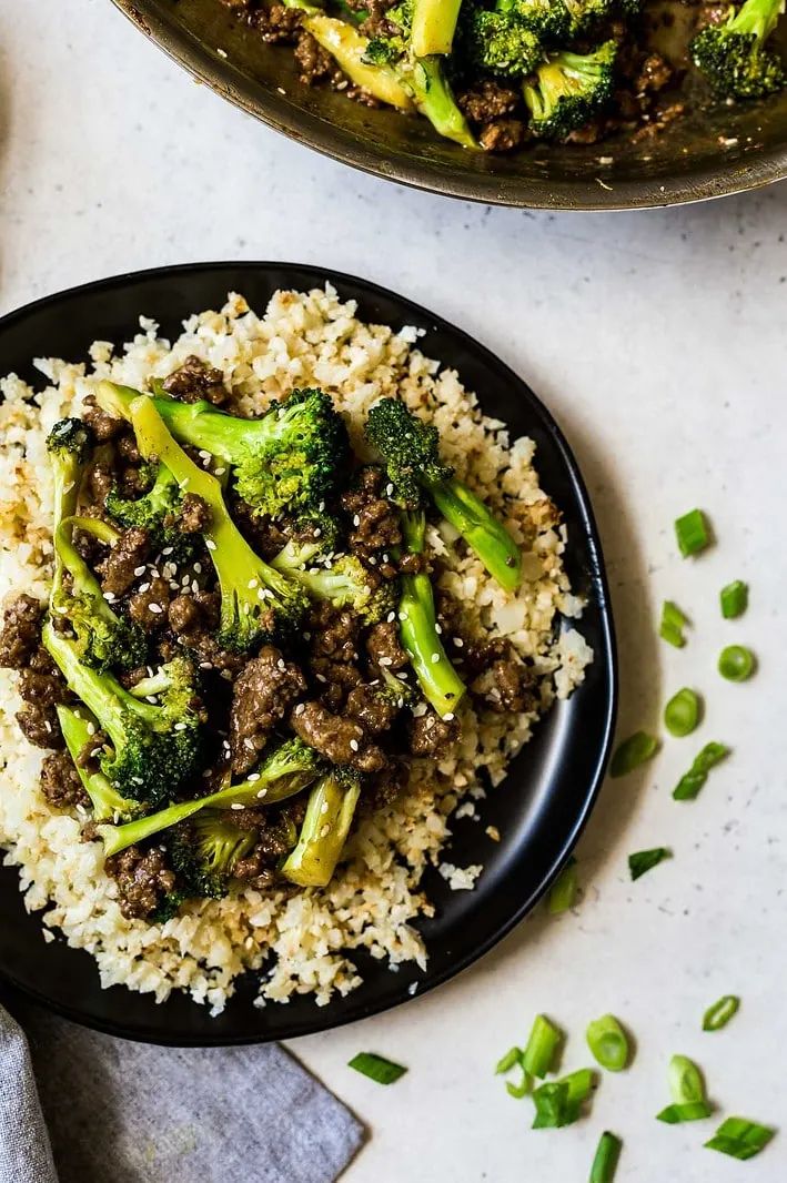 Beef-and-Broccoli-Stir-Fry-with-Cauliflower-Rice-High-Protein-Meal-Prep-Lunch