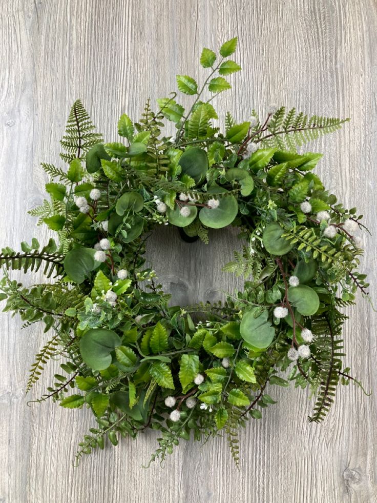 Garden-Style-with-Mixed-Greenery