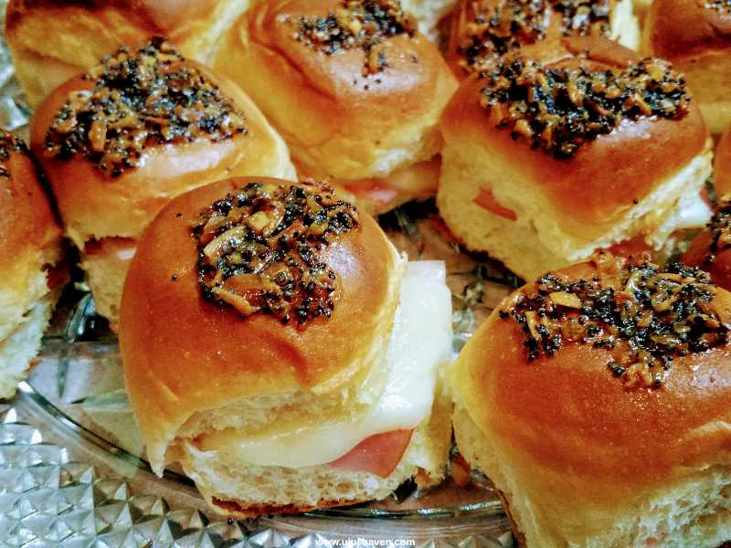 Mini-Ham-and-Cheese-Sliders-Easter-Party-Food-Ideas