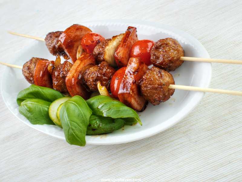 Mini-Meatball-Skewers-Lunch-Ideas-For-Picnic