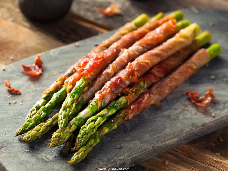 Roasted-Asparagus-Bundles-Wrapped-in-Prosciutto.