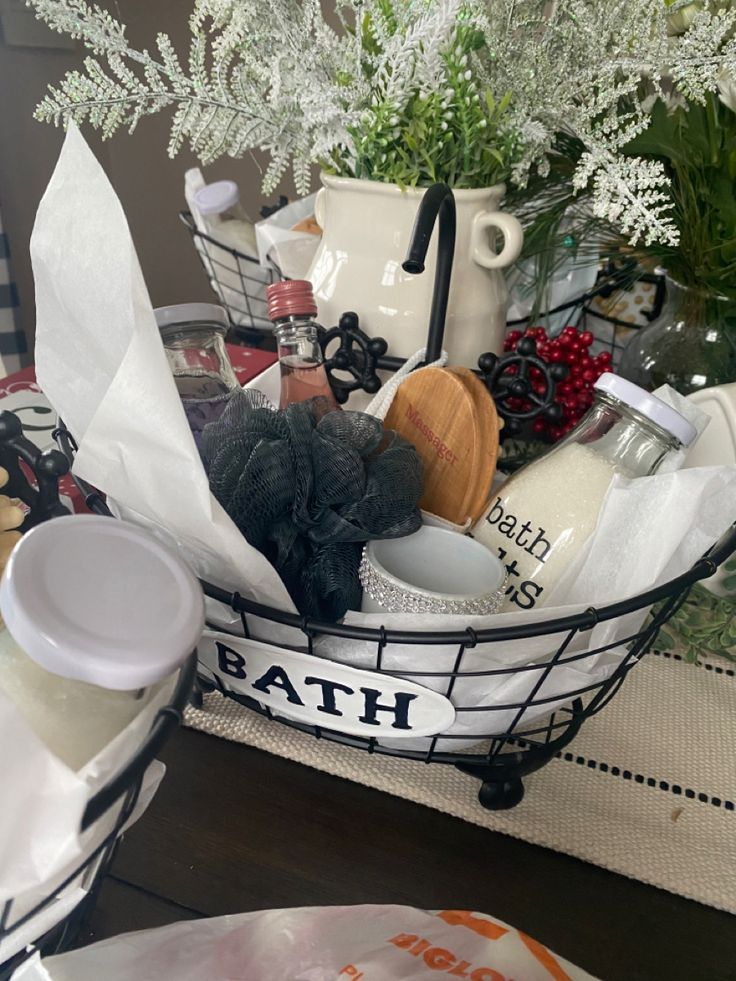 Simple-Luxury-Bath-Basket