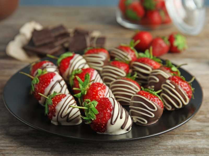 Chocolate-Dipped-Strawberries