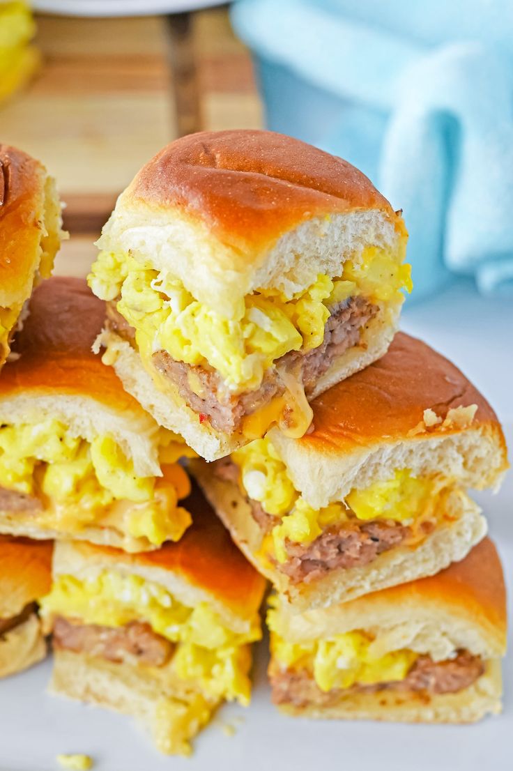 Sausage-and-Egg-Sliders
