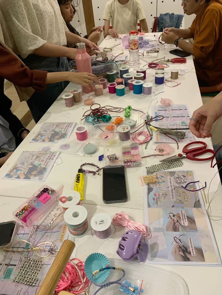 DIY-Friendship-Bracelet-Station