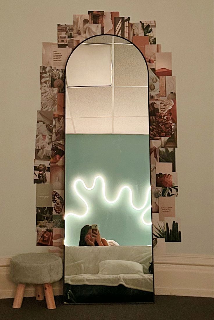 Decorative-mirror-for-style-and-brightness