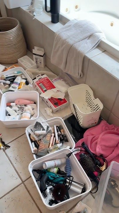 The-Fast-Declutter-Method-That-Instantly-Opens-Up-Space