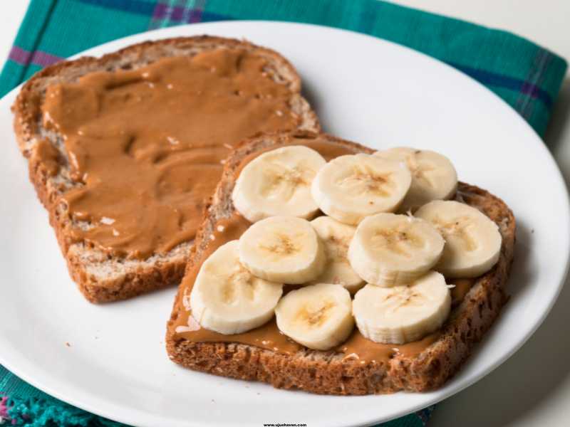 Toasted-Bread-with-Peanut-Butter-and-Bananas