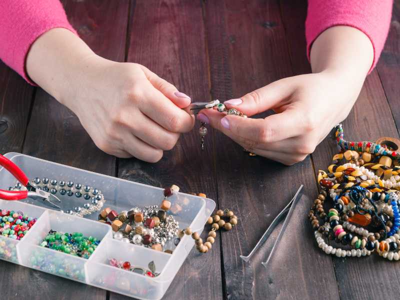 Charm-Bracelet-Making