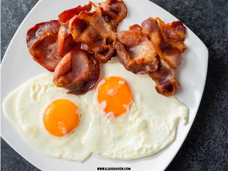 Crispy-Bacon-and-Eggs-Breakfast-Plate-Fathers-Day-Breakfast-He-Cant-Resist