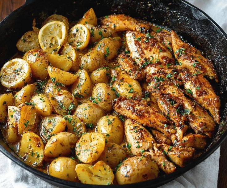 Garlic-Butter-Chicken-and-Potatoes-Quick-and-Easy-One-Pan-Chicken-Dinner-Recipes
