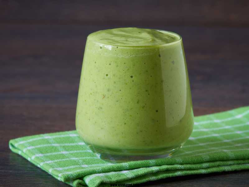 Green-Smoothie-Quick-Breakfast-Ideas-on-the-Go