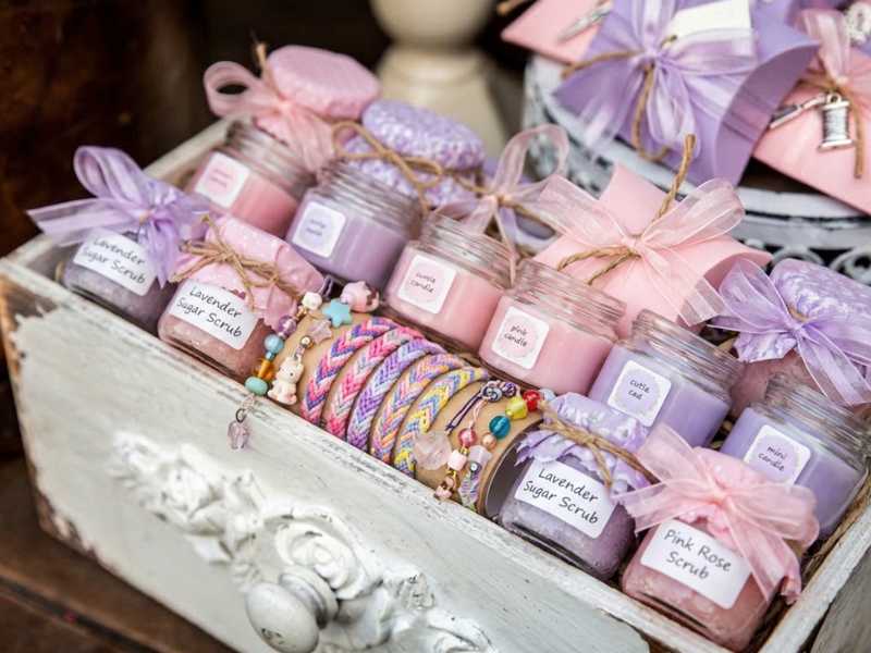 Party-Favors-How-to-Host-a-Girls-Craft-Night