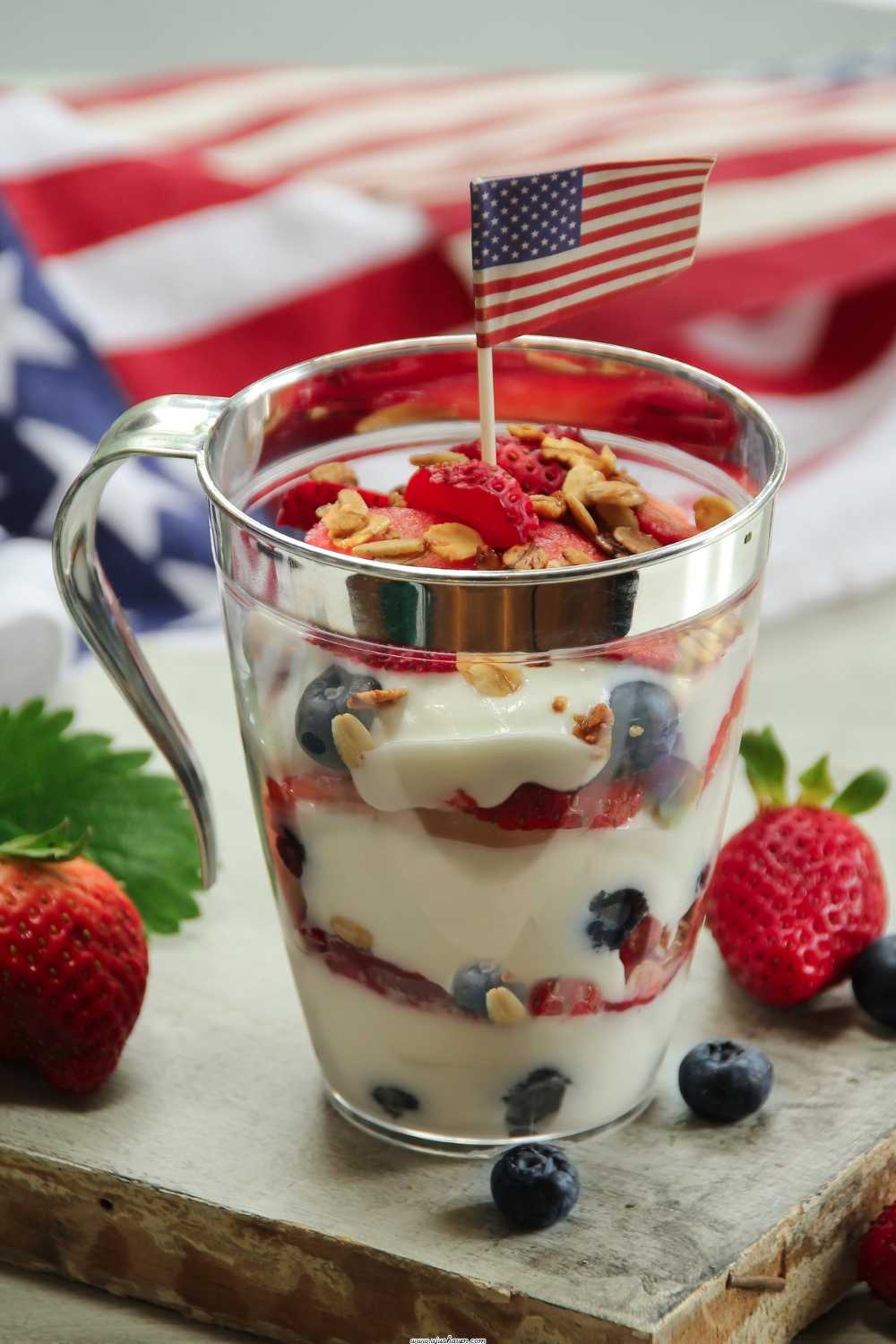 Patriotic-Yogurt-Parfait-Cups