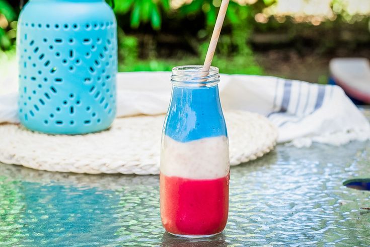 Red-White-and-Blue-Patriotic-Smoothie-Cups.