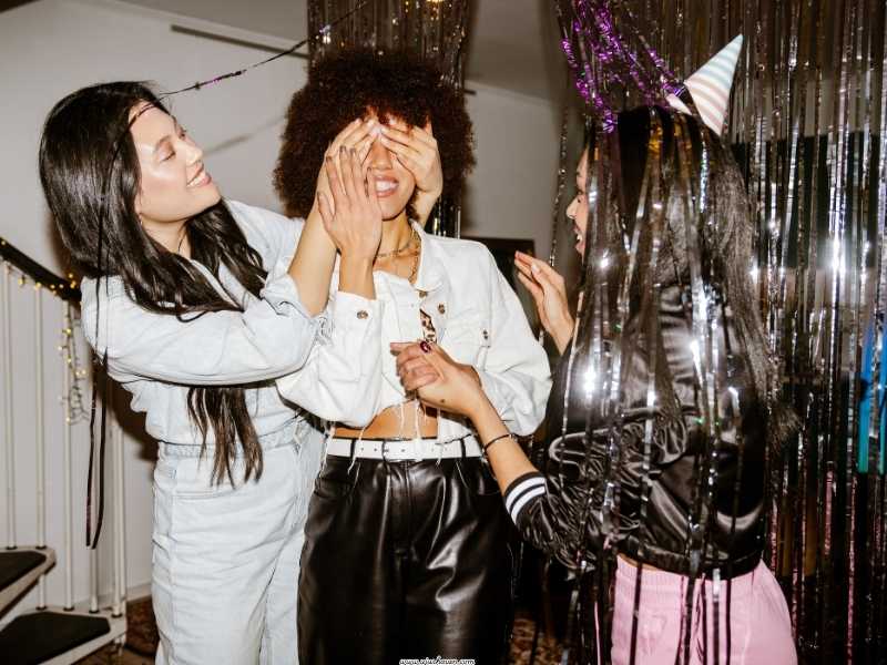 The-Secret-to-a-Surprise-Party-That-Feels-Expensive-Without-the-Price-Tag.