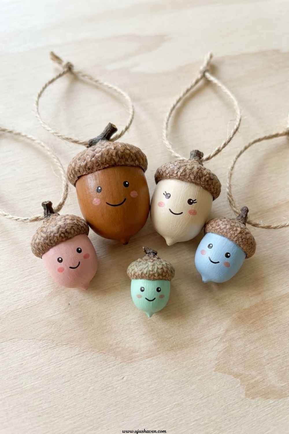 Acorn-Family-Ornaments-Easy-Acorn-Crafts-for-Kids.
