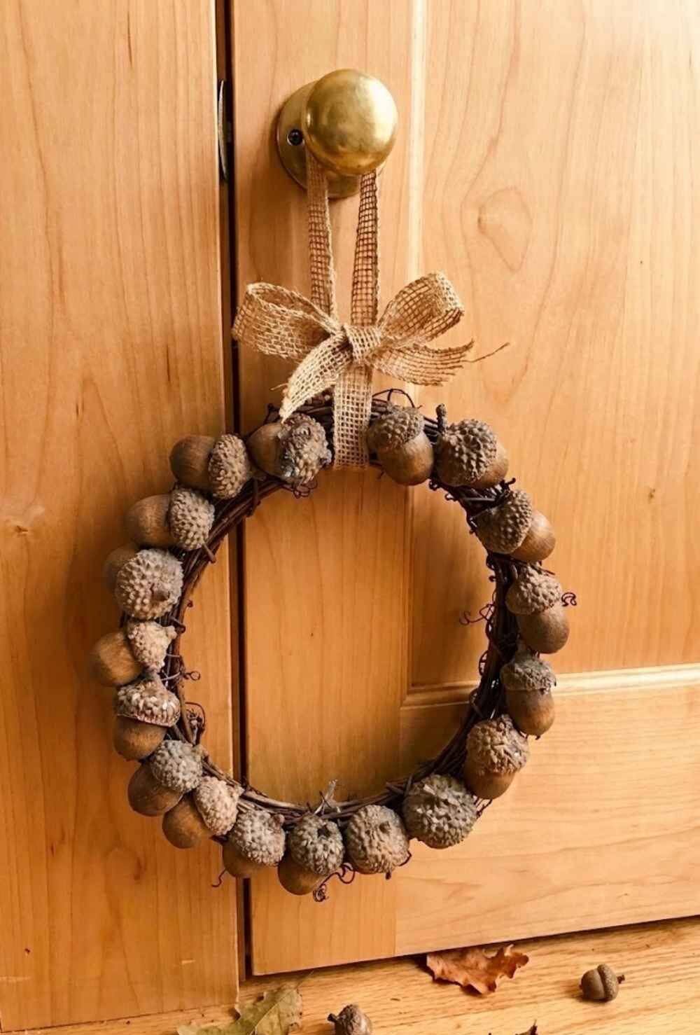 Acorn-Wreath