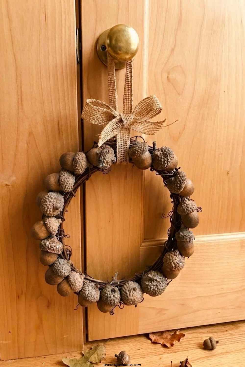 Acorn-Wreath