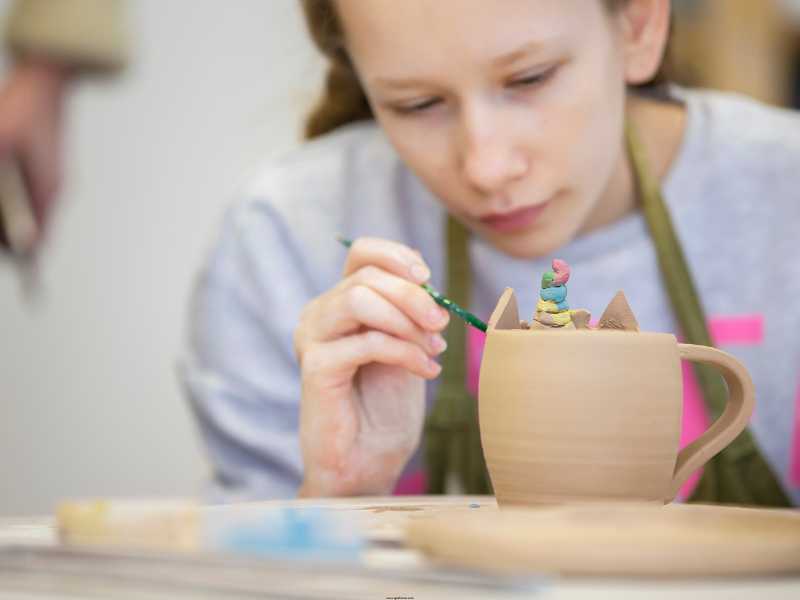 Air-Dry-Clay-Sculpting.