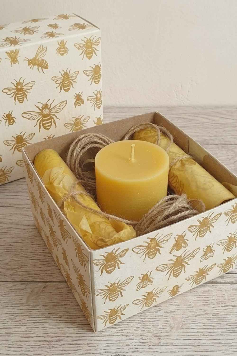 Bumble-Bee-Candle-Gift-Box.