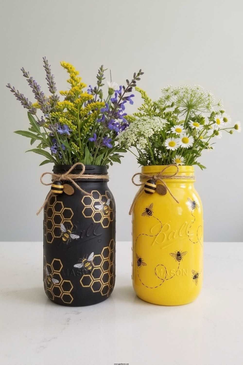 Bumble-Bee-Mason-Jar-Centerpiece.