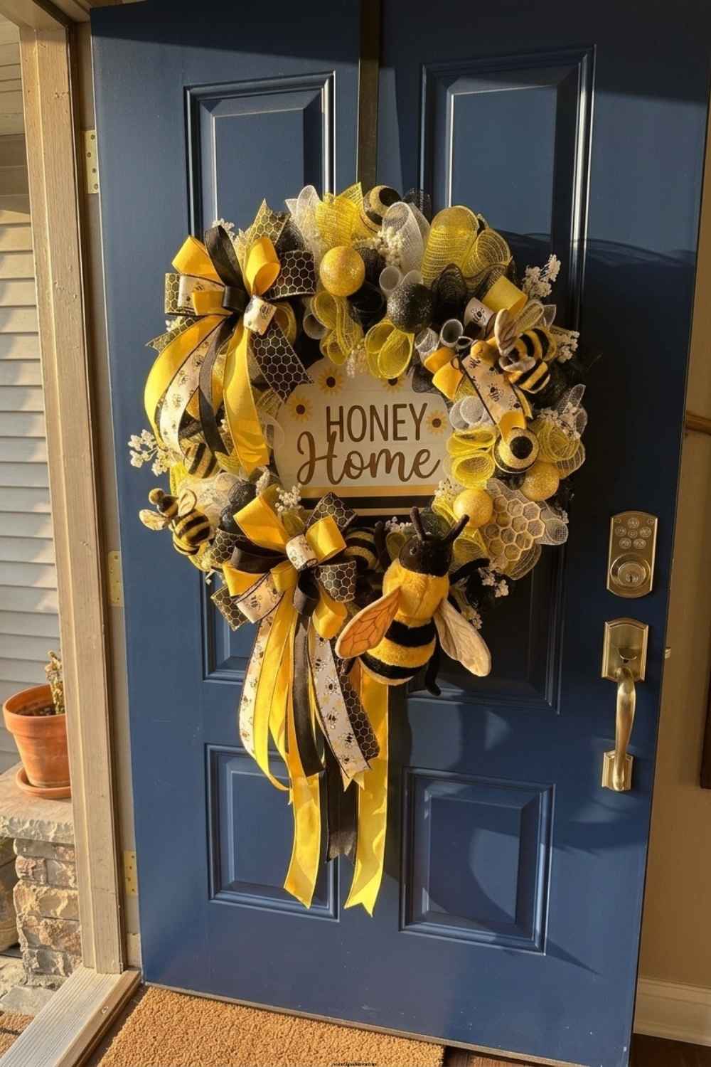 Bumble-Bee-Wreath-for-the-Front-Door.