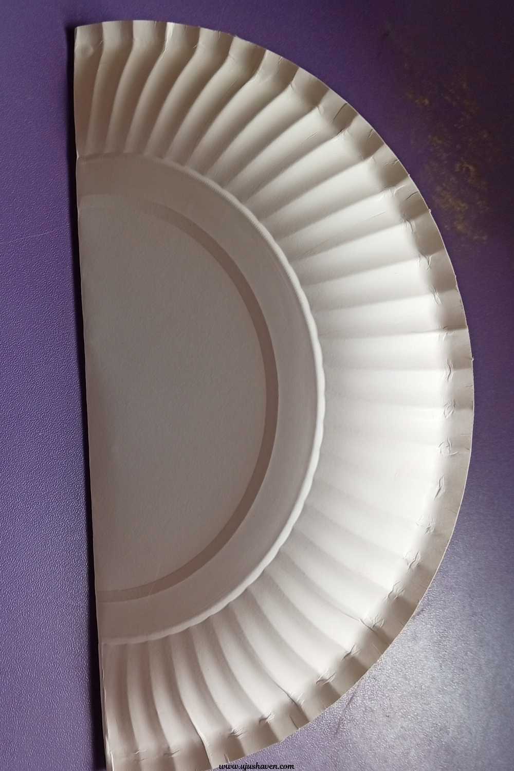 Cut-the-Paper-Plate-Into-a-Half-Circle