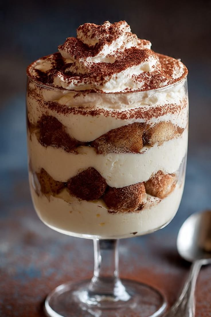 Overnight-Tiramisu-Trifle