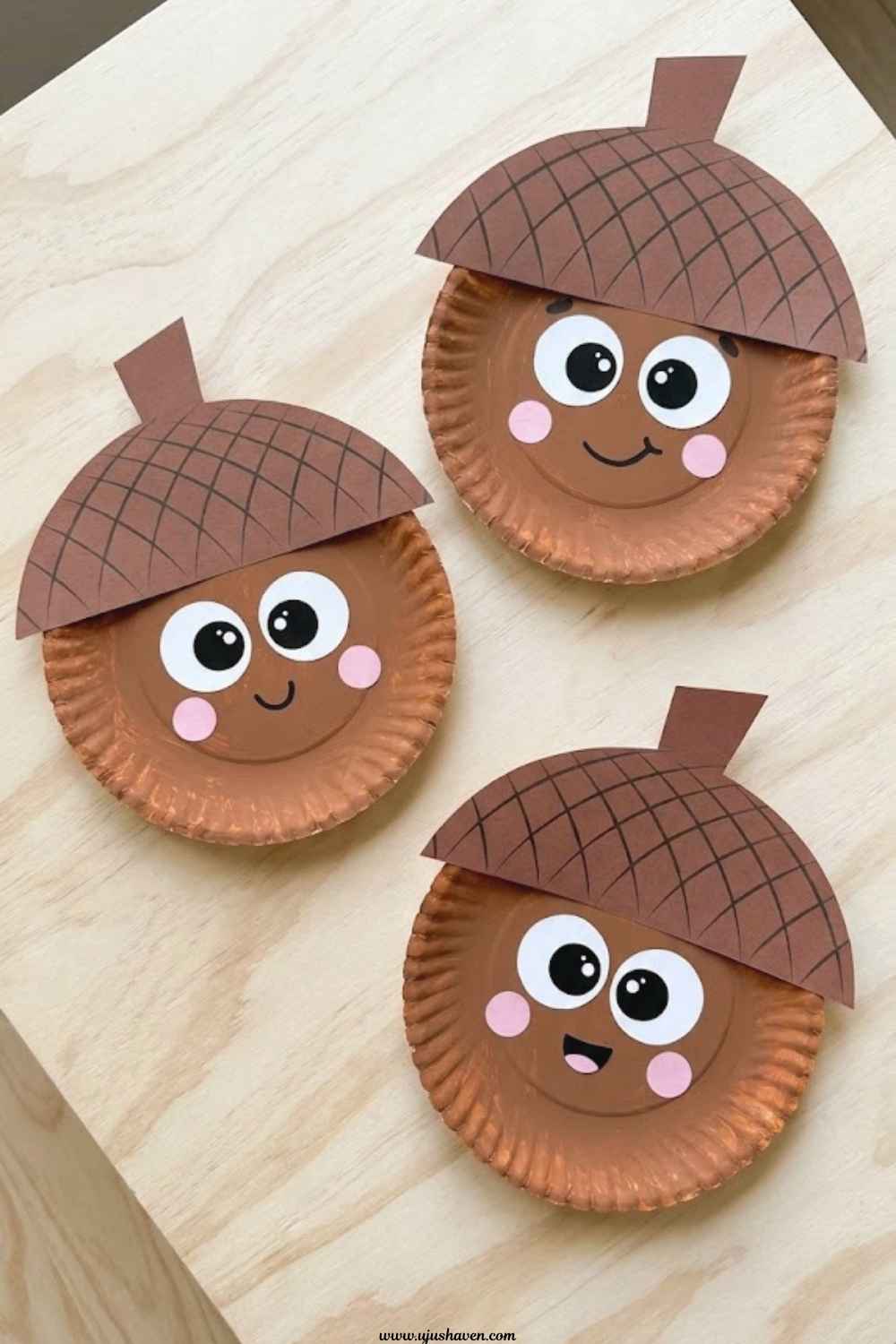 Paper-Plate-Acorn-Easy-Acorn-Crafts-for-Kids.