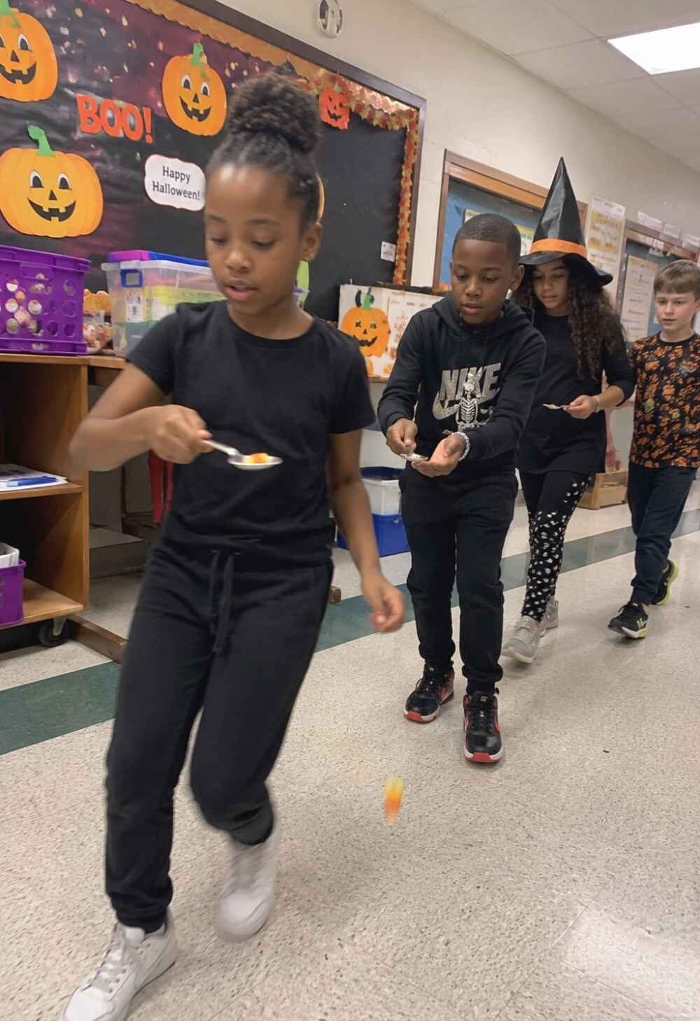 Candy-Corn-Spoon-Relay.
