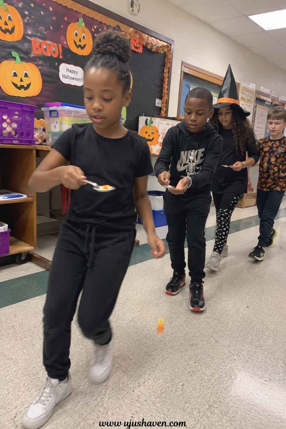 Candy-Corn-Spoon-Relay.