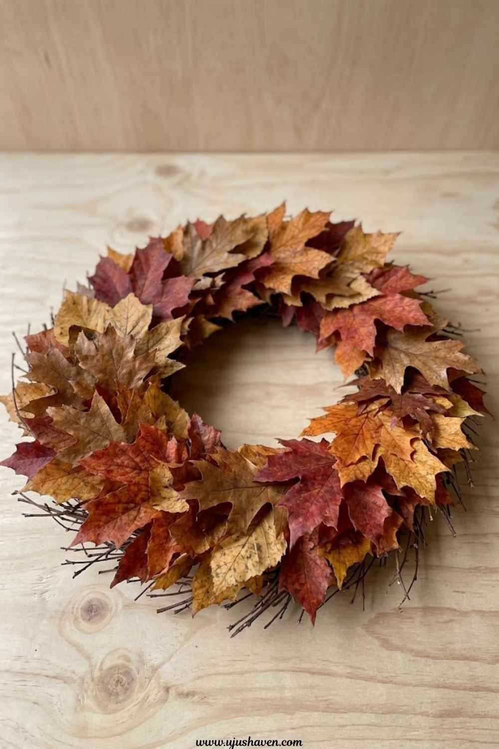 Natural-Leaf-Wreath-Fall-Leaf-Crafts-for-Adults.