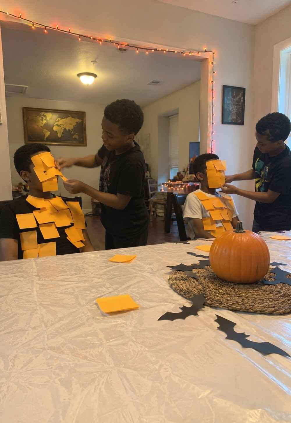 Post-it-Mummy-Mask