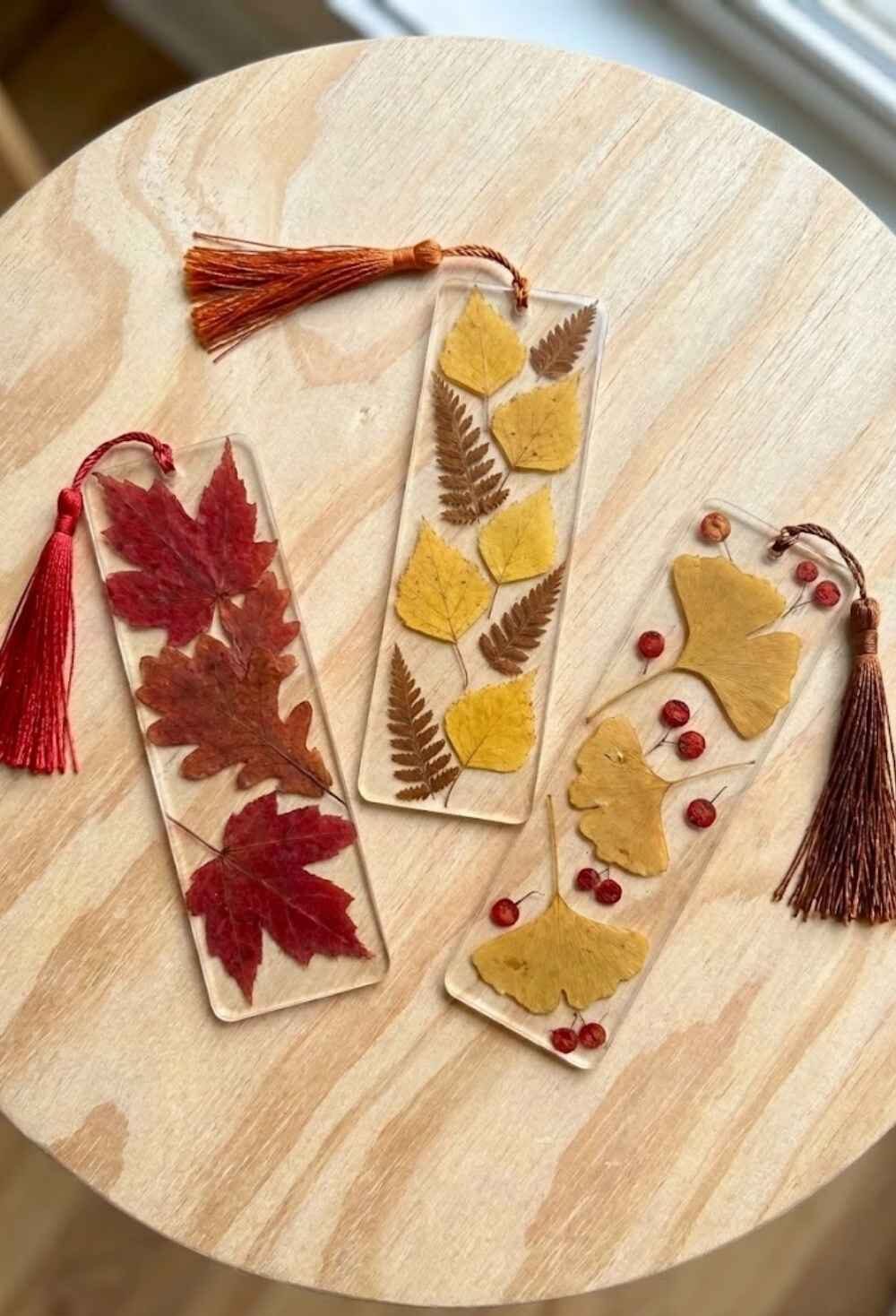 Pressed-Leaf-Bookmarks.