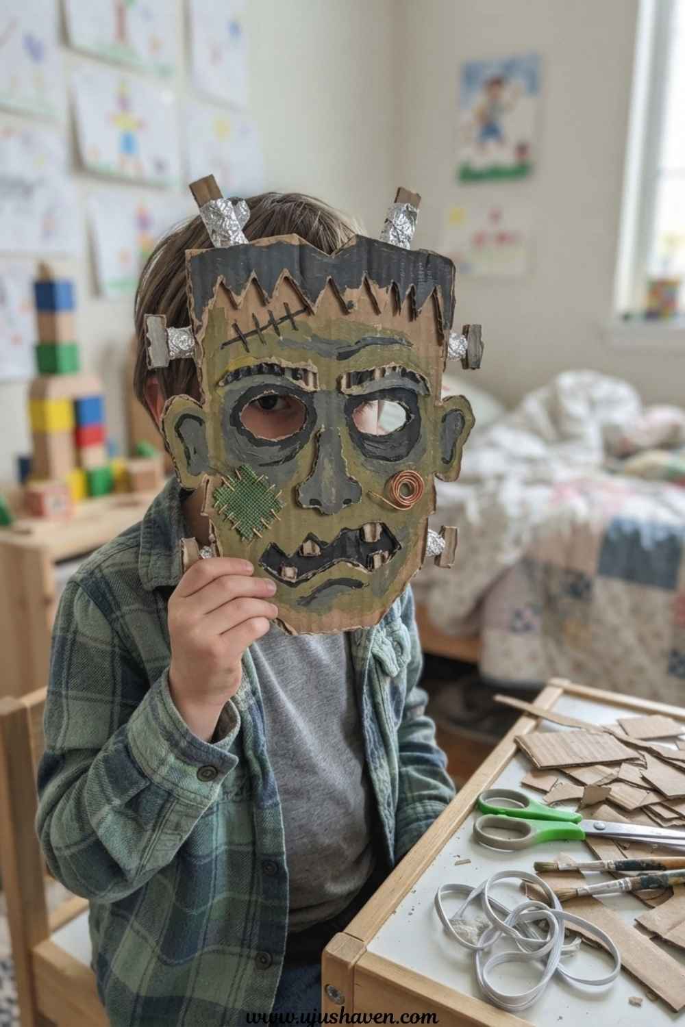Recycled-Cardboard-Halloween-Mask