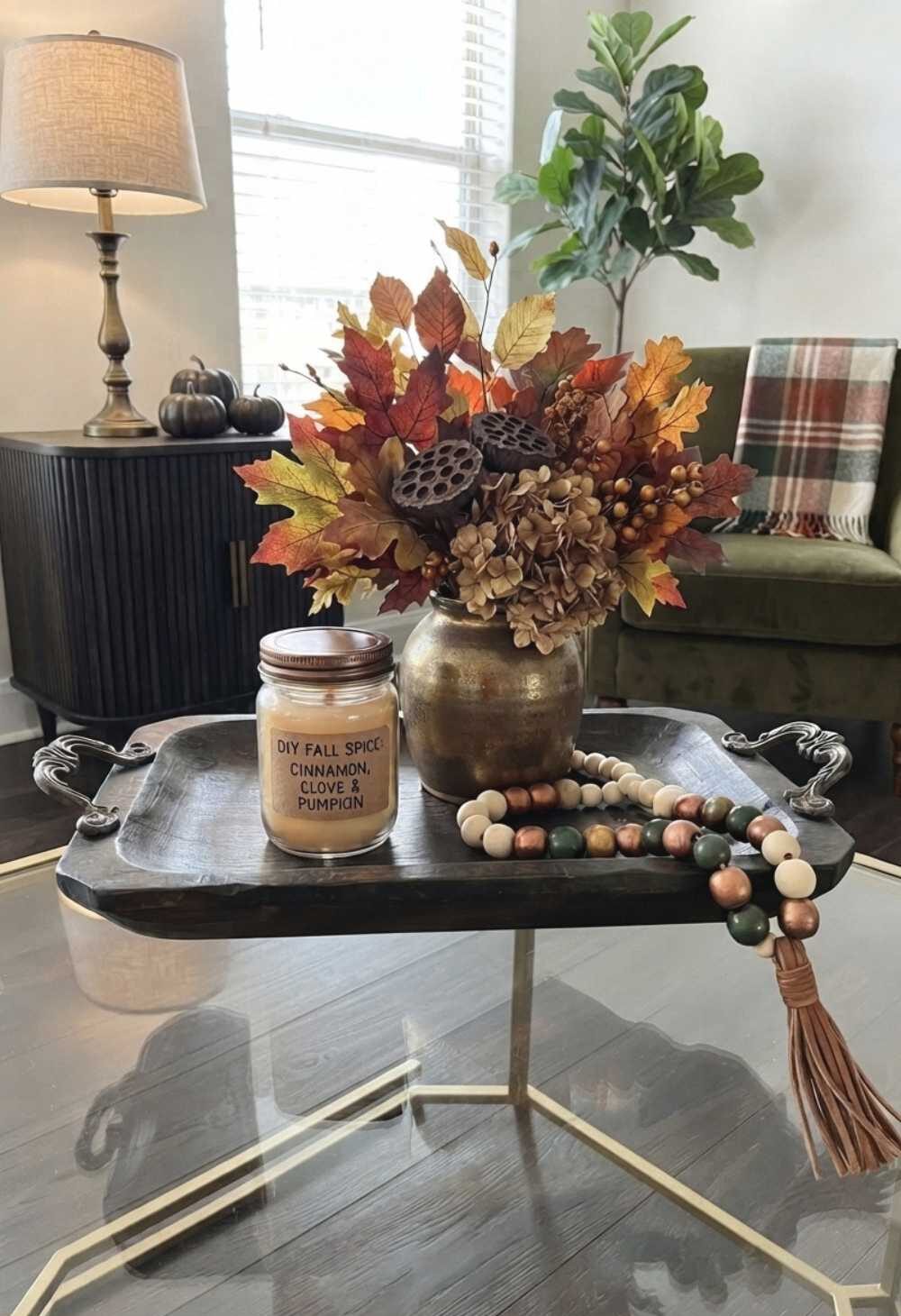 The-One-Focal-Point-Rule-Simple-Fall-Decor-Ideas-for-Small-Apartment.