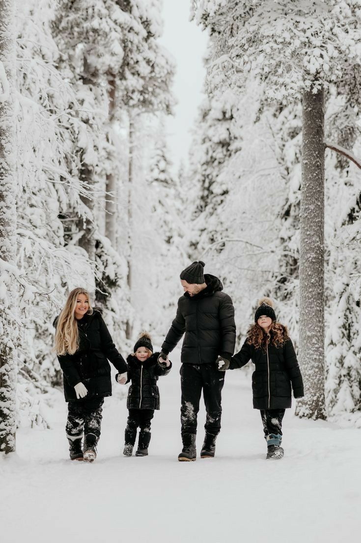Take-Turns-Planning-a-Winter-Family-Outing.