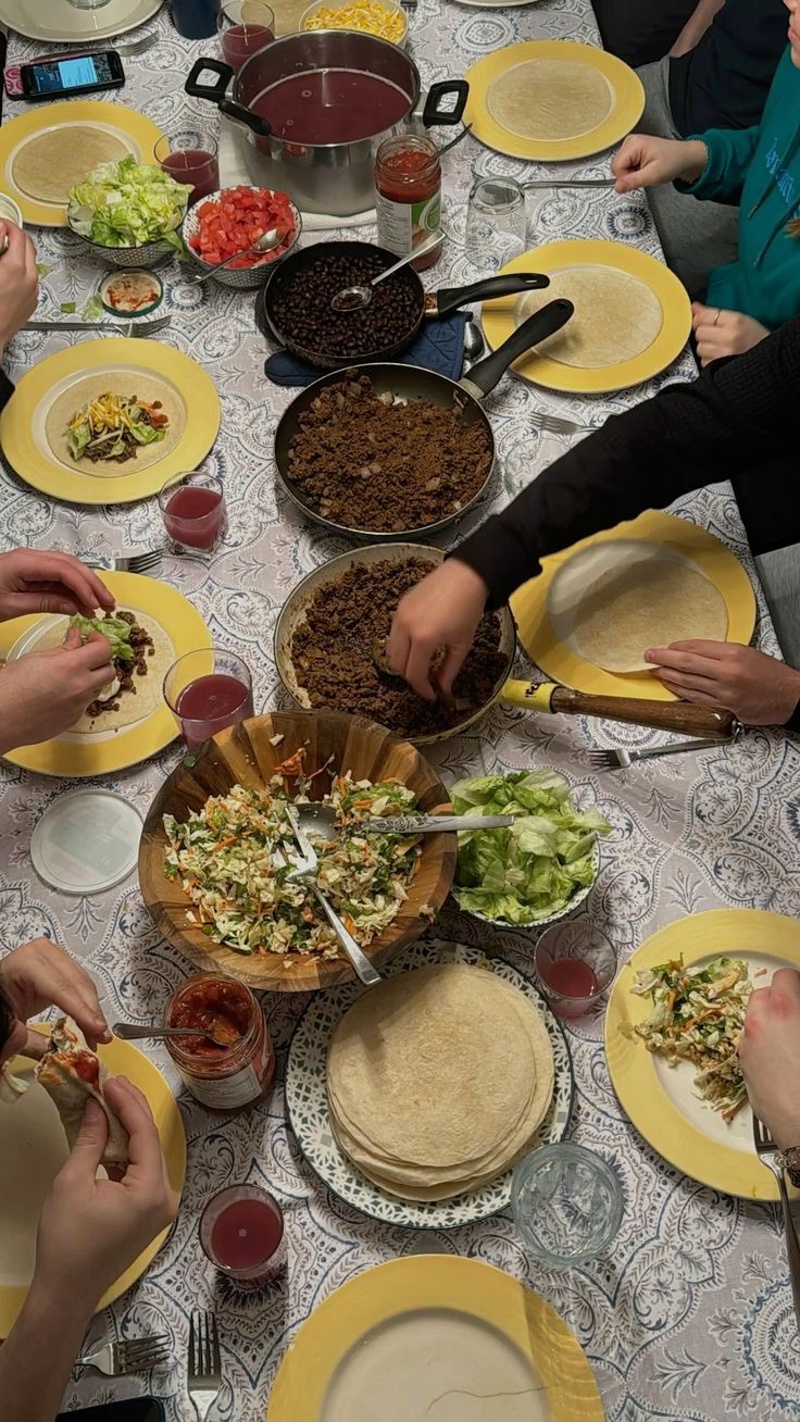 Taco-Bar-Dinner-Party