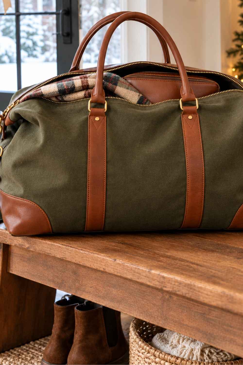 Weekend-Travel-Bag-Christmas-Gifts-for-Women.